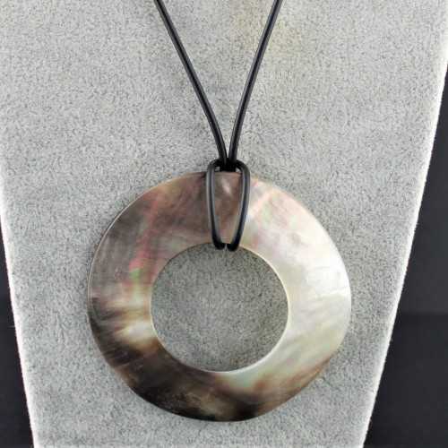 Mother of Pearl Pendant Circle Necklace Natural Jewels Crystal therapy Chakras-1