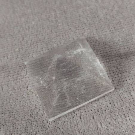 PYRAMID Hyaline Quartz Rock CRYSTAL PURE Point MINERALS Crystal Healing-6