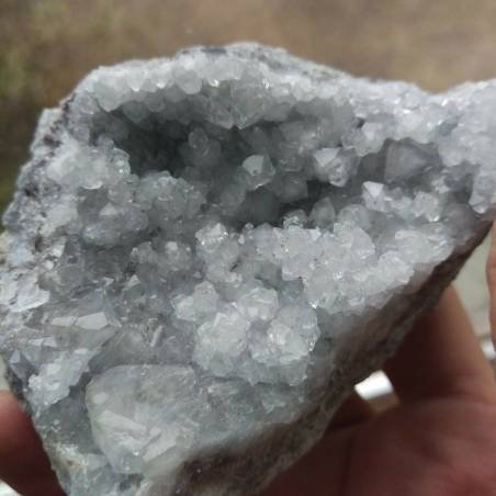 * MINERALI * Geode di CELESTINA MADAGASCAR Azzurra Drusa Cristalli Tasparenti A+-3