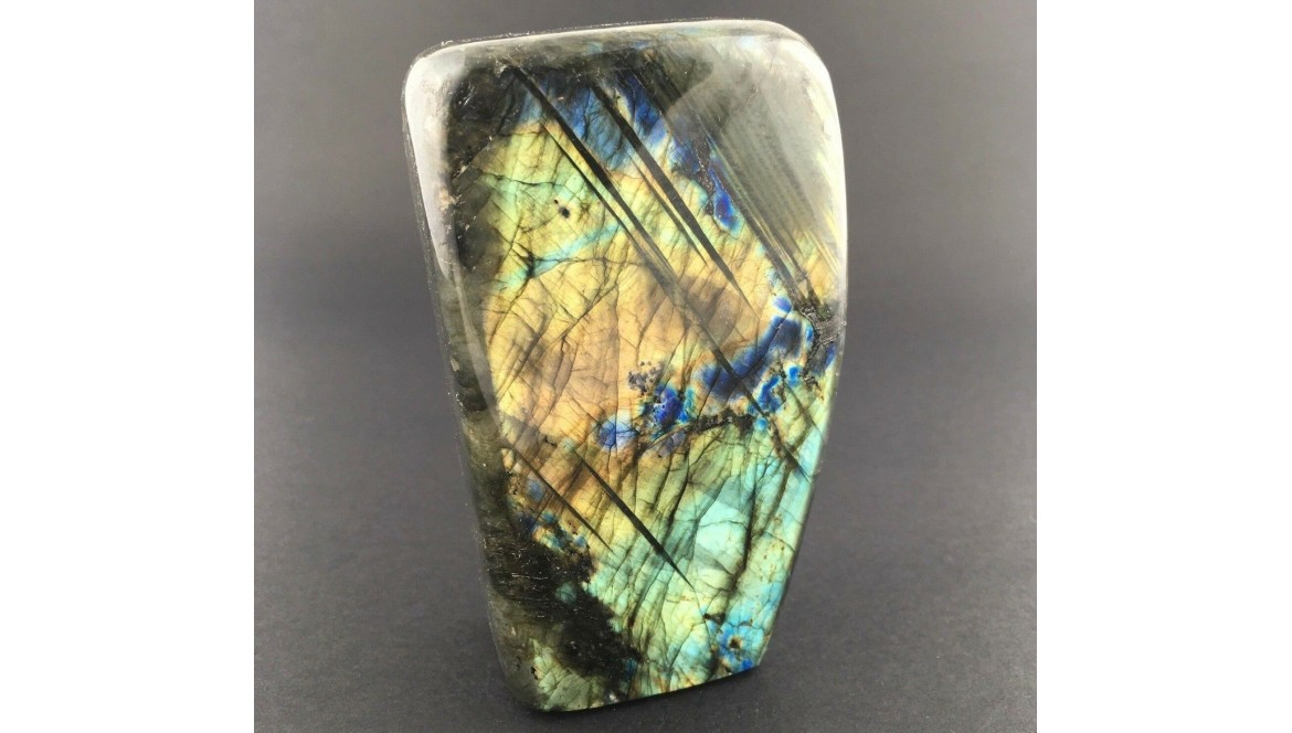 LABRADORITE - Tutte le Proprietà, benefici e Caratteristiche LABRADORITE - Tutte le Proprietà, benefici e Caratteristiche
