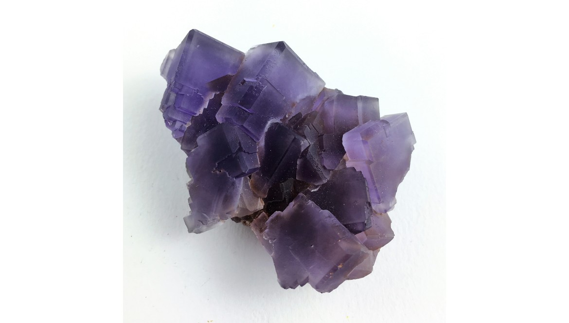 FLUORITE - Tutte le proprietà, i benefici e le caratteristiche FLUORITE - Tutte le proprietà, i benefici e le caratteristiche
